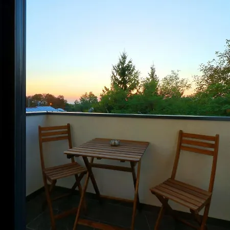 Maia 25 One Bedroom & Fully Kitchen Apartment *