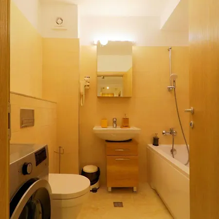 Apartment Maia 25 One Bedroom & Fully Kitchen *