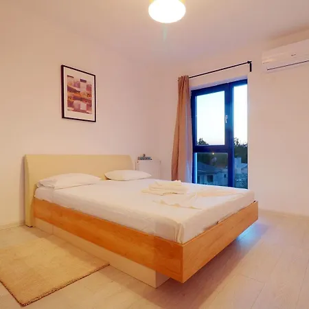Maia 25 One Bedroom & Fully Kitchen * Bukarest